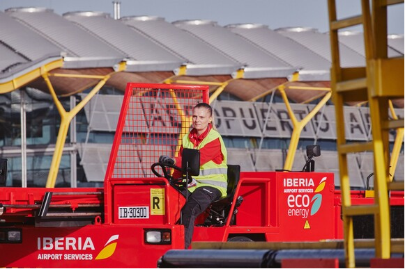 Iberia transforms 2,500 contracts of its workers at Spanish airports